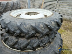 rattad (rehv+velg) Taurus 230/95 R32 (2tk)